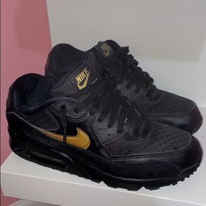 Men’s Nike Air Max 90 Essential Gold/Black Shoes